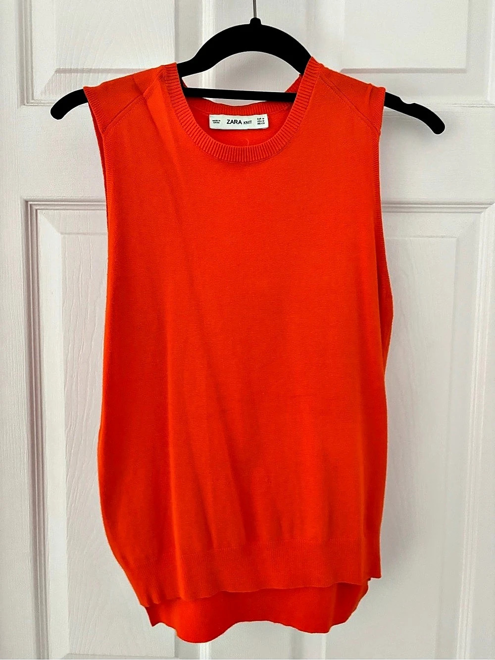 Zara Sleeveless Knit Top in Orange Size Medium